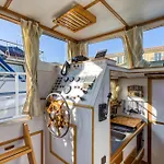 Bateau Gré - Sur Le Quai