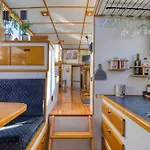 Bateau Gre - Sur Le Quai Saint-Gilles (Gard)