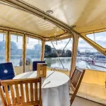 Bateau Gre - Sur Le Quai * Saint-Gilles (Gard)