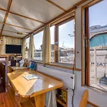 Bateau Gré - Sur Le Quai Saint-Gilles (Gard)