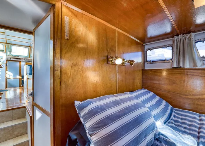 Bateau Gre - Sur Le Quai Botel *